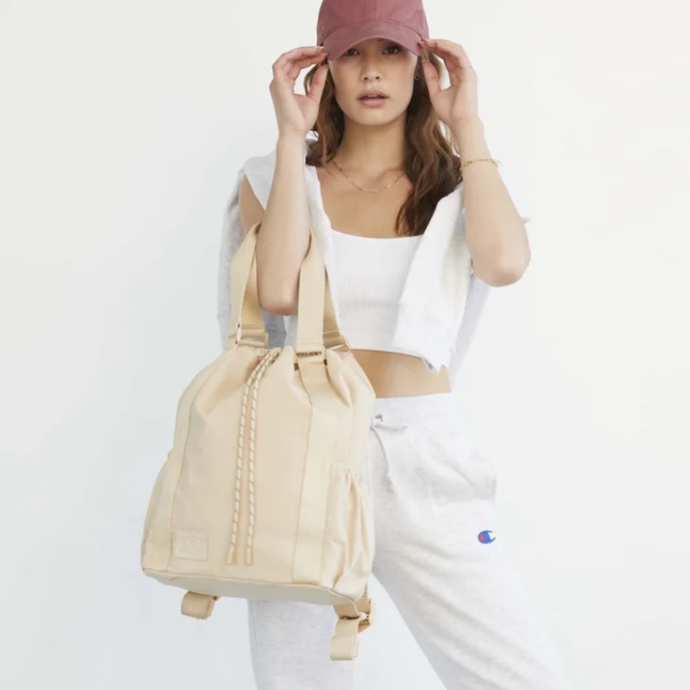 BEIS sport tote beige backpack